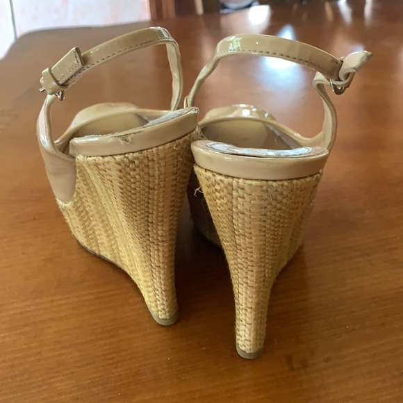 Authentic Gucci Vitello Vernice Soft Sable Wedge Sandal patent leather platforms - Picture 4 of 4